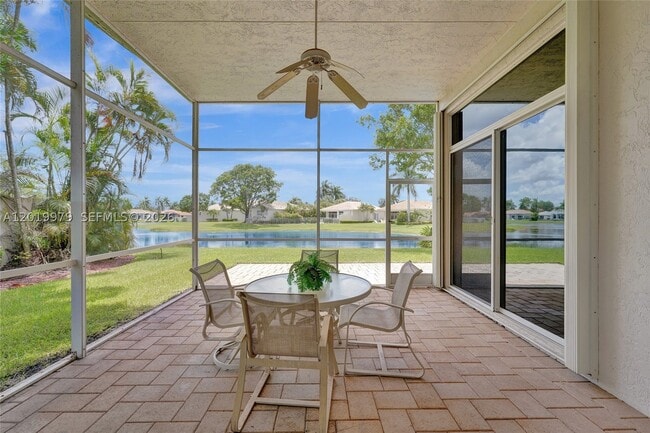 2525 Bay Pointe Ct