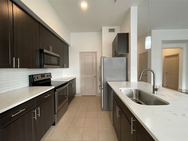 Building Photo - 2222 Smith St Unit 335 Rental