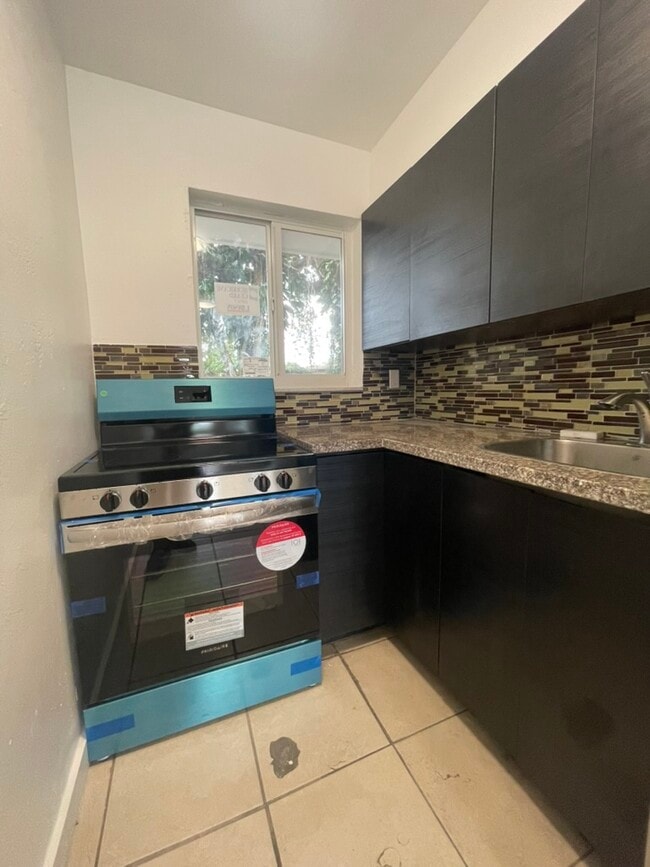 Photo - 512 NE 166th St