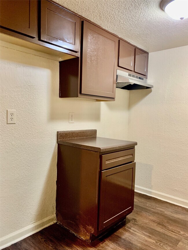 Photo - 8100 Creekbend Dr Unit 157