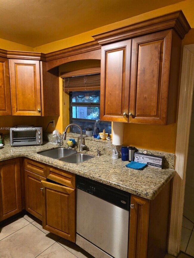 Photo - 620 NW 199th St