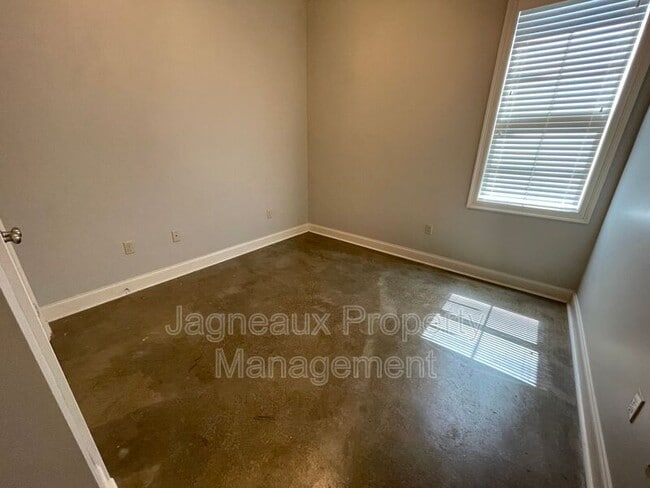 107 Hargrave Dr