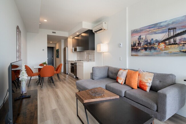 Photo - 1020 Rue de la Montagne Unit ID1261793P