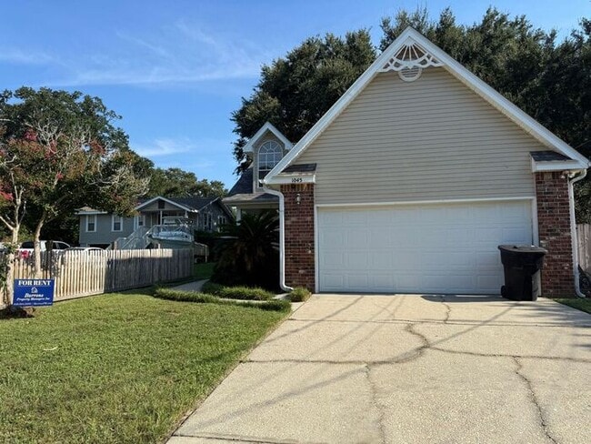 Building Photo - Pensacola - East Hill - 3 bedroom, 2 bathr... Rental