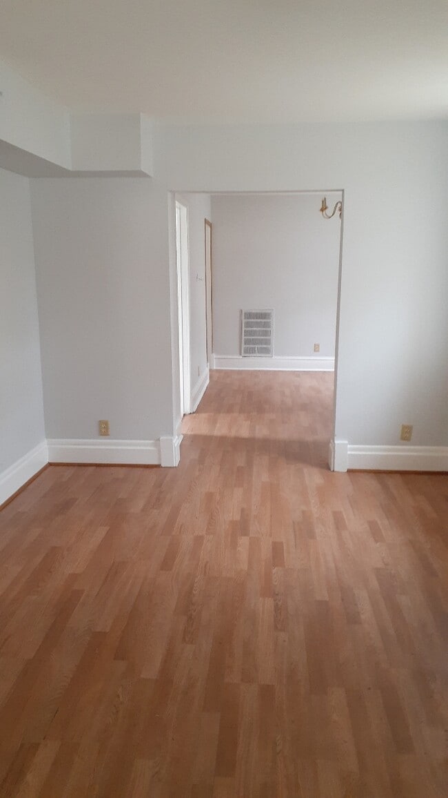 Building Photo - 209 Richards St Unit #3 BSMT