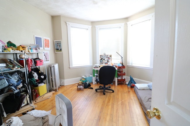 Photo - 141 Chiswick Rd Unit 6