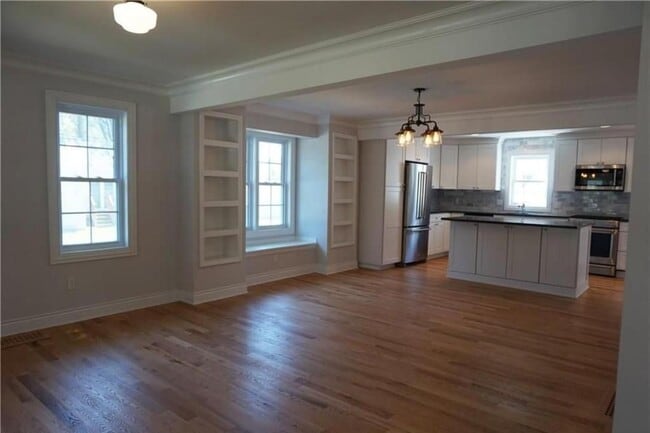 Photo - 203 Curry Ave