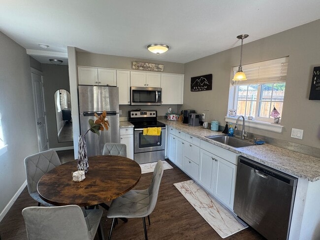 Photo - 1 Bedroom 1 Bath Home in Kittitas for Lease