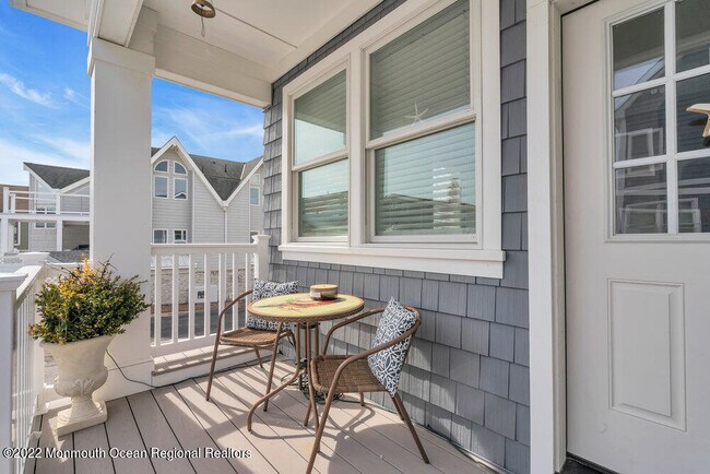 Photo - 368 1st Ave