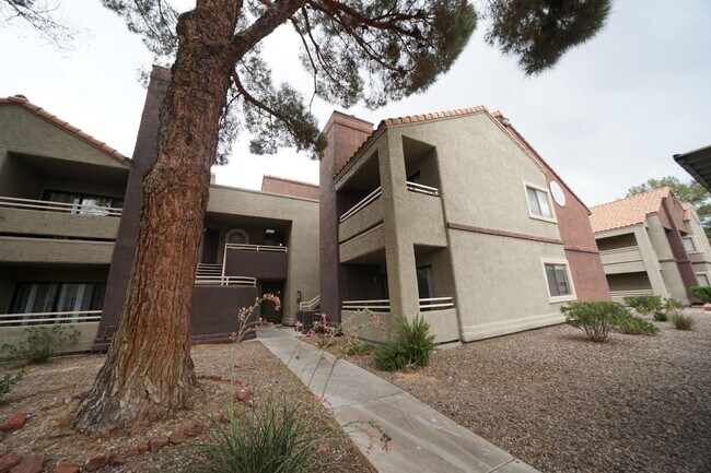 Building Photo - 5022 S Rainbow Blvd Unit 105