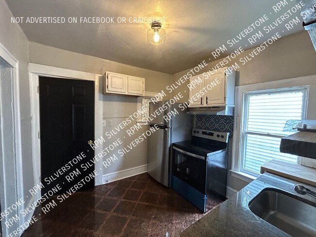 Photo - 52 W Bernhard-