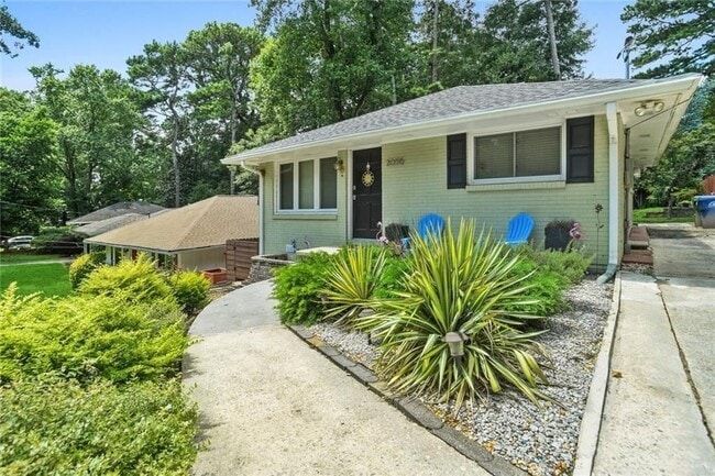 Photo - 2056 Arlington Ave NE