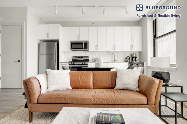 Photo - 330 S Wells St Unit SI FL14-ID193