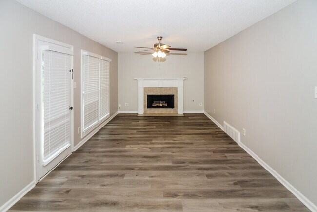 Photo - 1433 Siskin Dr