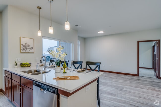 Breakfast Bar & Living Area (2 BR, 2 BA - 1,259SF)