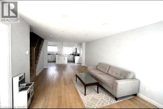 Photo - 150 Overlea Dr