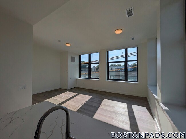 Photo - 1079 Commonwealth Ave Unit 249