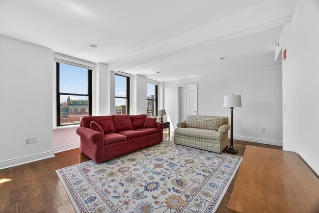 Photo - 4 Charlesgate E Unit 701
