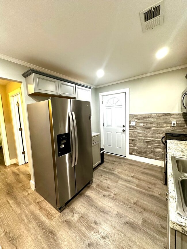 Photo - 920 N 6th St