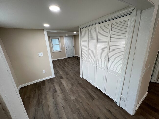 Photo - 292 W 5th St