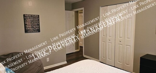 Photo - 2433 Meade Cir