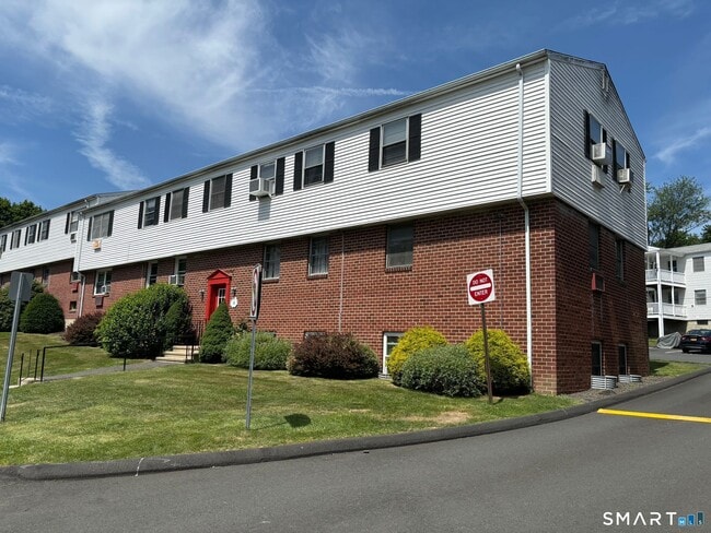 Photo - 18 Fairview Dr Unit 3