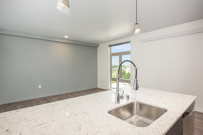 Photo - Crane Interbay Apartments