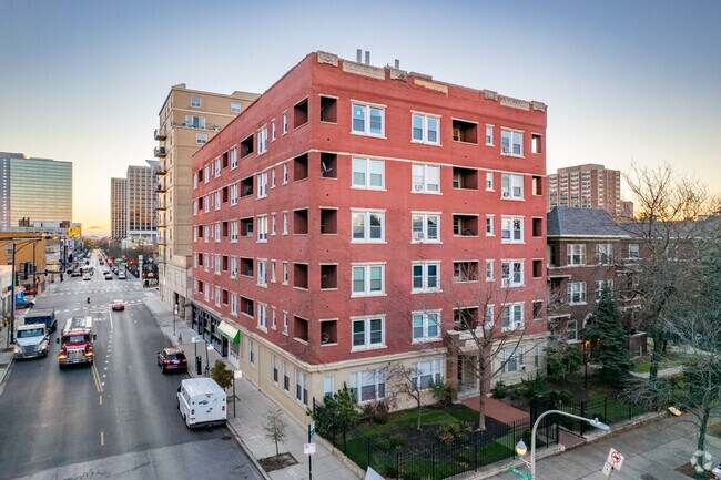 Photo - 4363 N Kenmore Ave