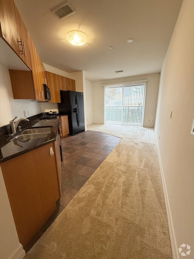 Building Photo - 1 Bed/ 1 Bath Condo for Rent at Park Blvd.... Unit 216