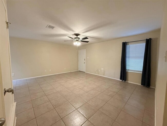 7907 Dunn St Unidad A