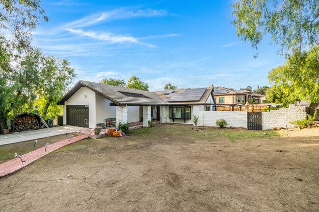 Photo - 28403 Waring Pl