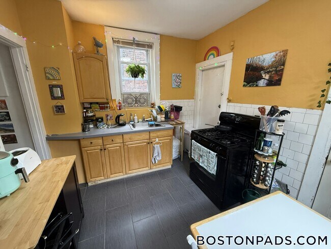 Photo - 1377A Commonwealth Ave Unit 2
