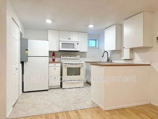 Photo - 295 NW Cherry Pl Unidad B