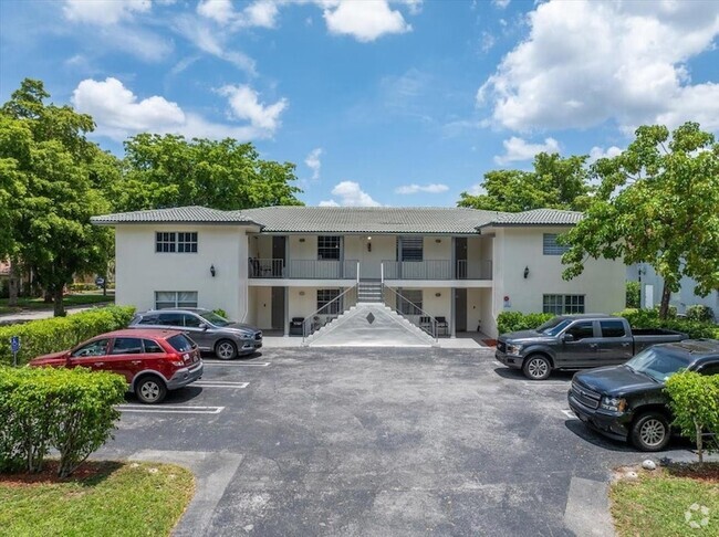 Building Photo - 10151 NW 35th St Unit 2-B Rental