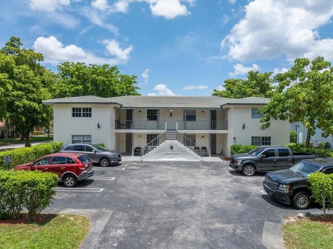 Building Photo - 10151 NW 35th St Unit 2-B Rental