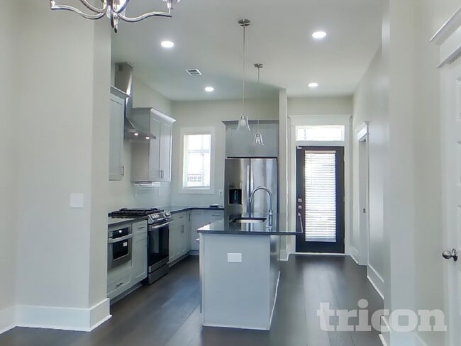 Photo - 6813 Charlotte Pike