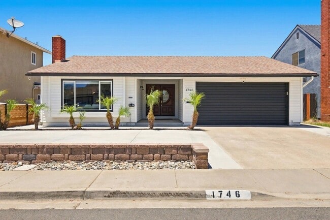 Photo - 1746 Tremaine Way