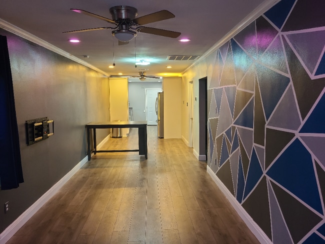 Photo - 550 Brown St