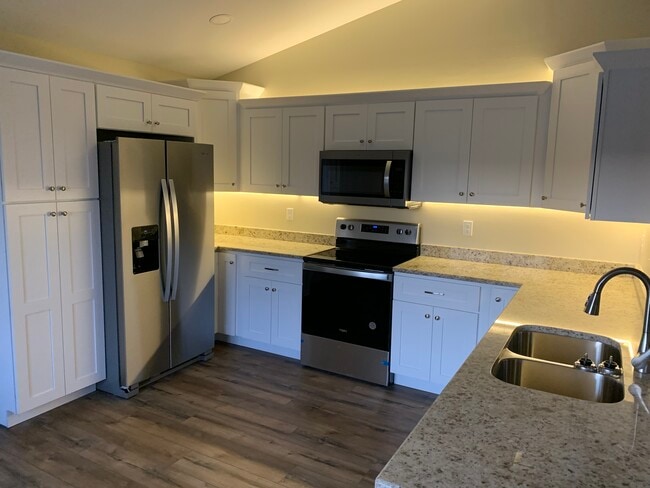 Photo - 1566 Thurman Rd