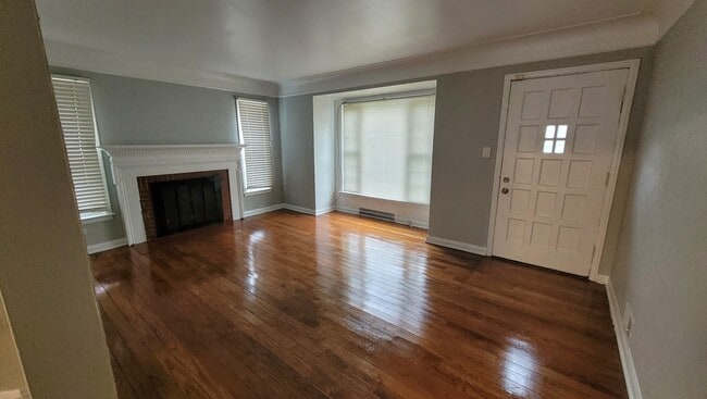 Photo - 2556 Thomas st