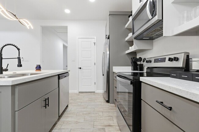 Photo - 1809 Pease St