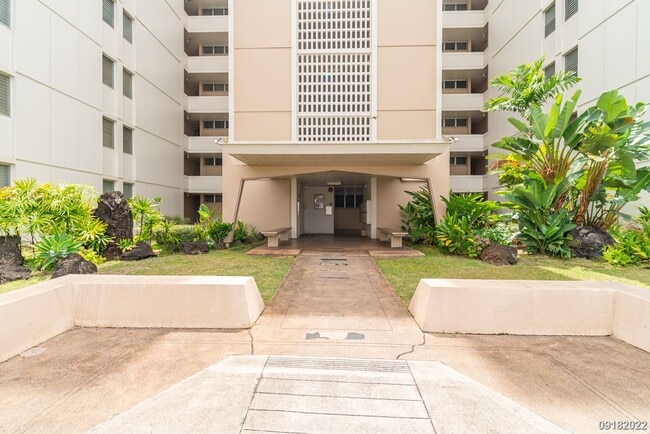 Photo - Upgraded 2BR 1BA 1PARKING near Waikiki & UH Manoa! Dishwasher & Washer/Dryer In Unit!