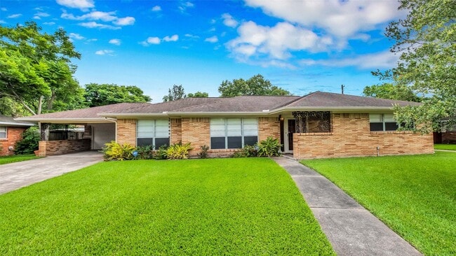 Building Photo - 7919 Montglen Dr