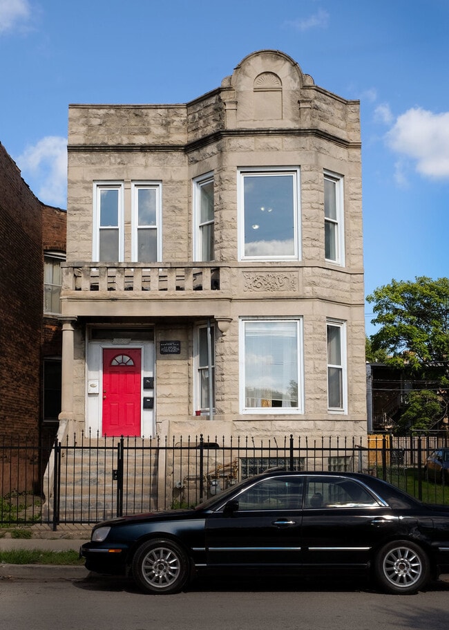 Building Photo - 3822 W Monroe St Unit G Rental