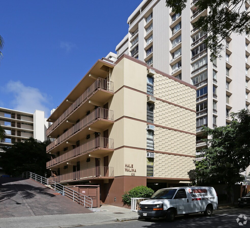 Photo - Hale Walina