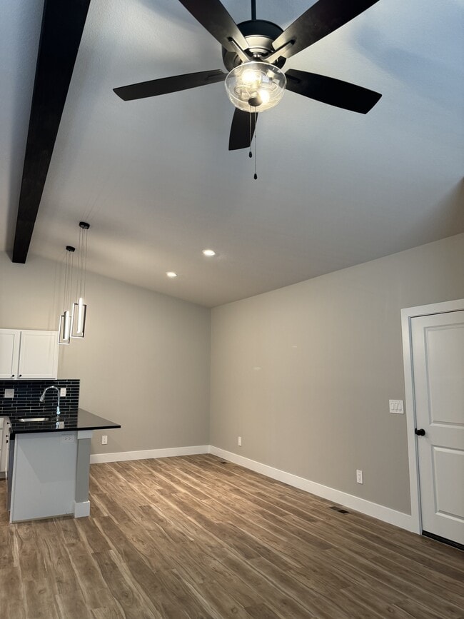 Photo - 692 Long Path Ct