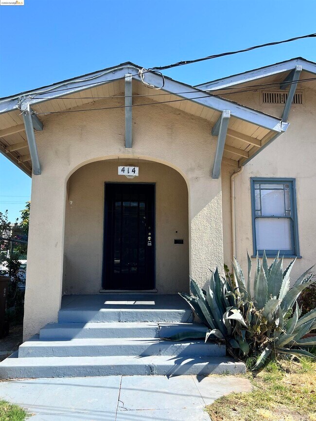 Photo - 414 W 10th St Townhome