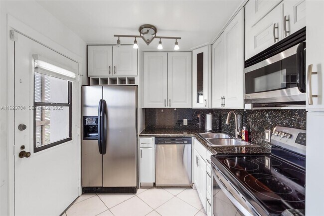 Photo - 3401 N Country Club Dr Unit 819