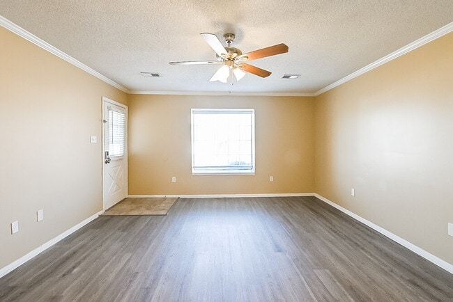 Photo - 9150 Belmont Dr