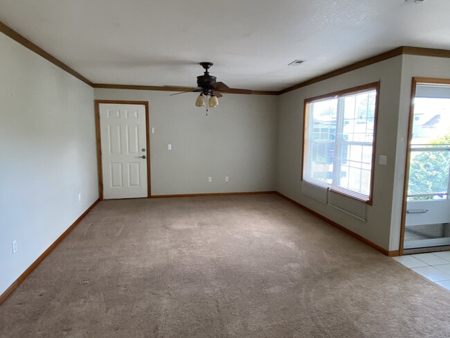 Photo - 2127 Highridge Dr